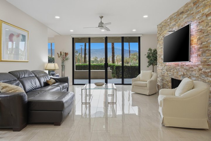 910 Island Drive, 114, Rancho Mirage, CA 92270