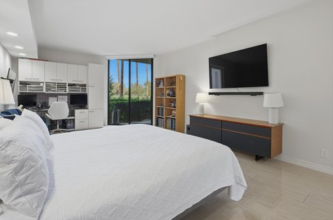 910 Island Drive, 114, Rancho Mirage, CA 92270 photo 32