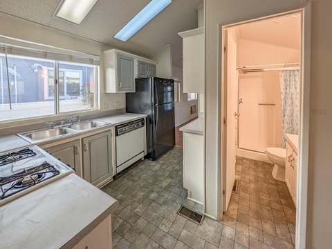 70200 Dillon Road, 346, Desert Hot Springs, CA 92241 photo 11