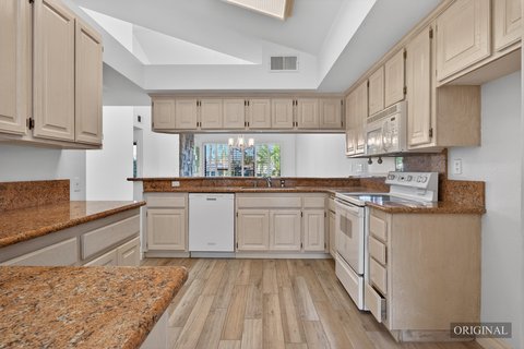 324 Sundance Circle, Palm Desert, CA 92211 photo 8