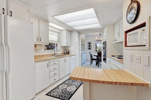74636 Azurite Circle E, Palm Desert, CA 92260 photo 11