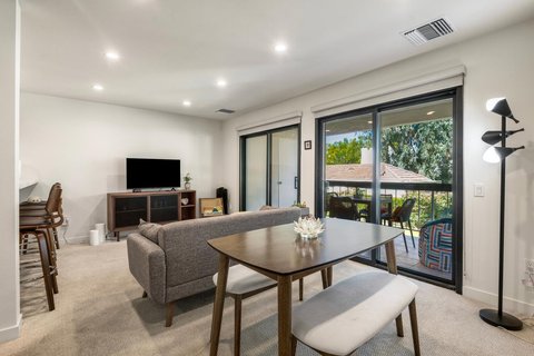 1725 N Via Miraleste, 2121, Palm Springs, CA 92262 photo 4