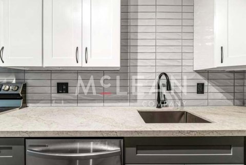 2809 N Los Felices Circle E, 212, Palm Springs, CA 92262 photo 12