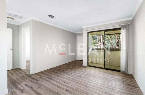 2809 N Los Felices Circle E, 212, Palm Springs, CA 92262 photo 2