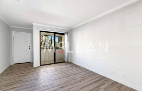 2809 N Los Felices Circle E, 212, Palm Springs, CA 92262 photo 3