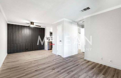 2809 N Los Felices Circle E, 212, Palm Springs, CA 92262 photo 5