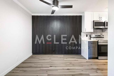 2809 N Los Felices Circle E, 212, Palm Springs, CA 92262 photo 8