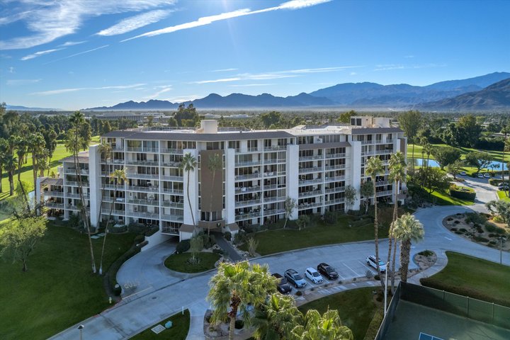 900 Island Drive, 106, Rancho Mirage, CA 92270