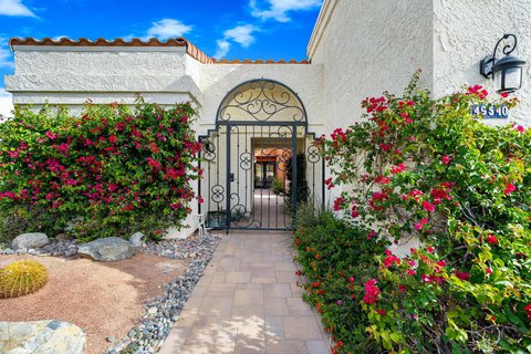 49540 Avenida Vista Bonita, La Quinta, CA 92253 photo 4