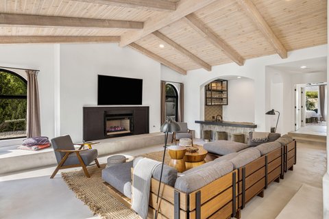 594 W Stevens Road, Palm Springs, CA 92262 photo 11
