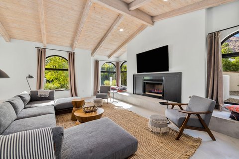 594 W Stevens Road, Palm Springs, CA 92262 photo 10