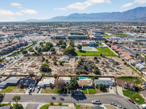 45751 Aladdin Street, Indio, CA 92201 photo 2
