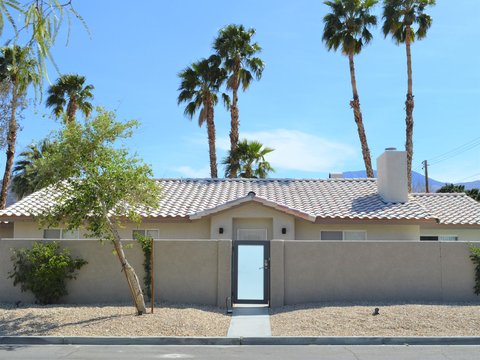 51555 Eisenhower Drive, La Quinta, CA 92253 photo 1