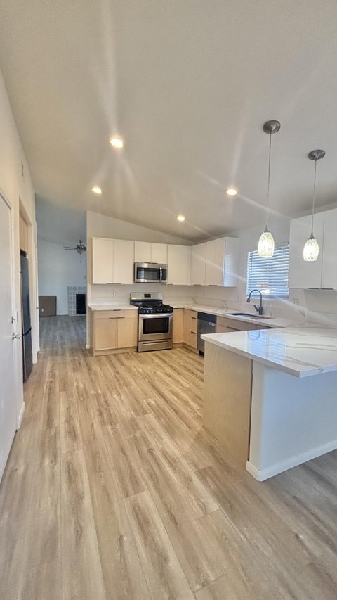 51555 Eisenhower Drive, La Quinta, CA 92253 photo 11
