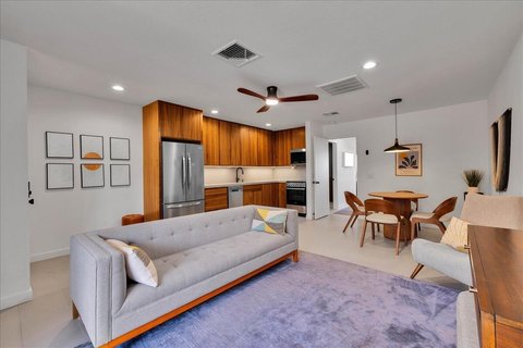 470 S Calle Encilia, B14, Palm Springs, CA 92262 photo 2