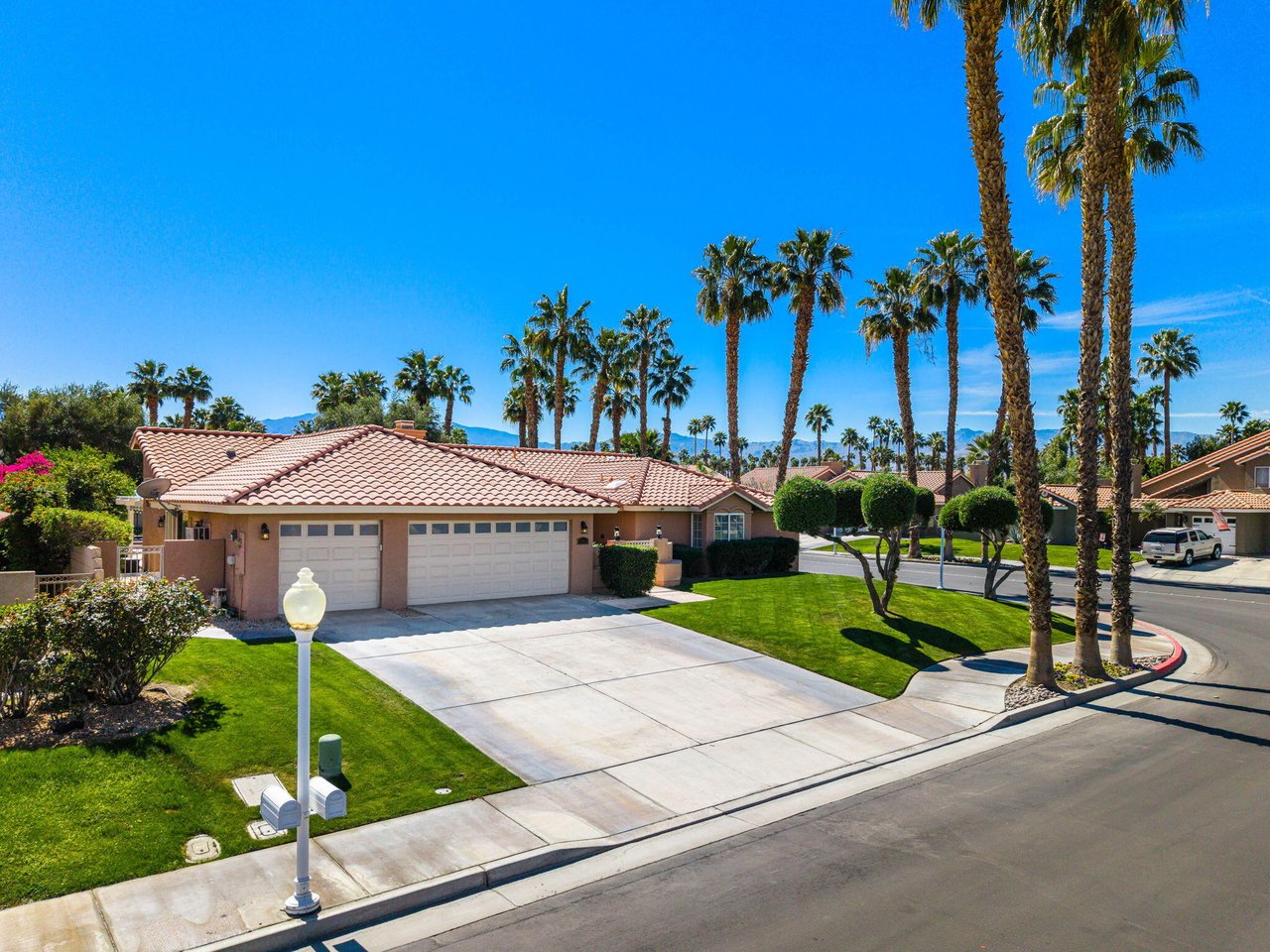 76915 Tricia Lane, Palm Desert, CA 92211