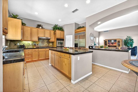 74 Rocio Court, Palm Desert, CA 92260 photo 2