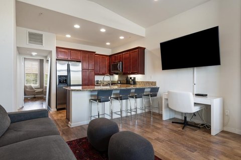1018 Villorrio Drive N, Palm Springs, CA 92262 photo 5