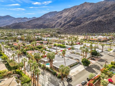 1425 VíA Soledad, Palm Springs, CA 92264 photo 3
