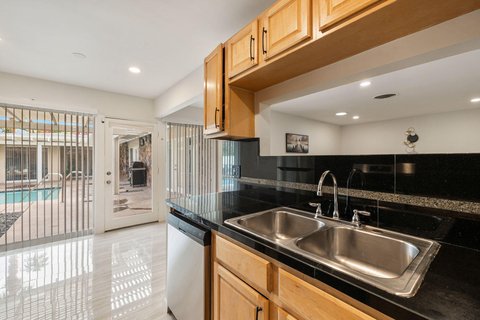 1425 VíA Soledad, Palm Springs, CA 92264 photo 58