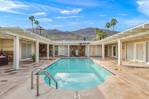 1425 VíA Soledad, Palm Springs, CA 92264 photo 8
