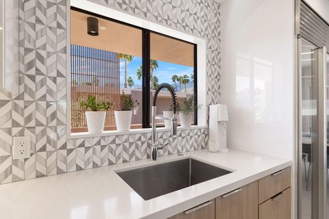 2696 S Sierra Madre, F14, Palm Springs, CA 92264 photo 5