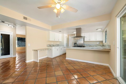 1374 E Madero Circle, Palm Springs, CA 92262 photo 11