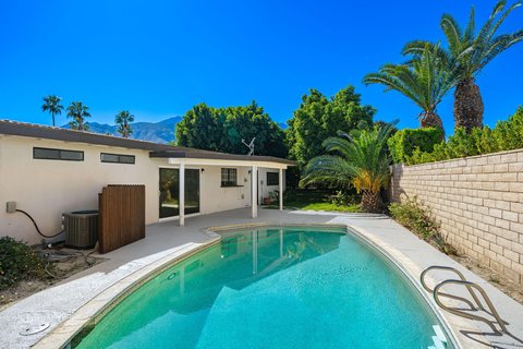 1374 E Madero Circle, Palm Springs, CA 92262 photo 29