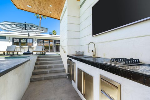 359 W Avenida Cerca, Palm Springs, CA 92262 photo 9