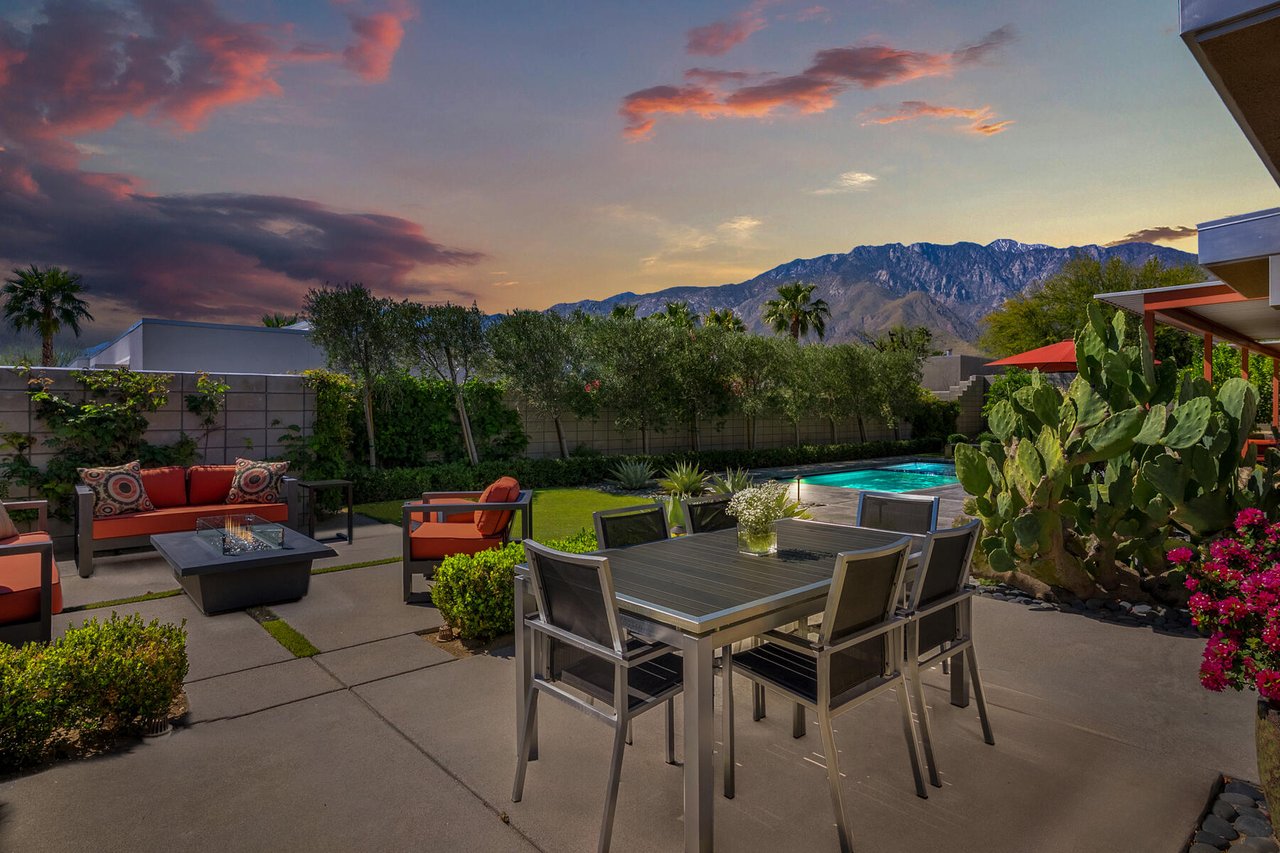 1069 Azure Court, Palm Springs, CA 92262