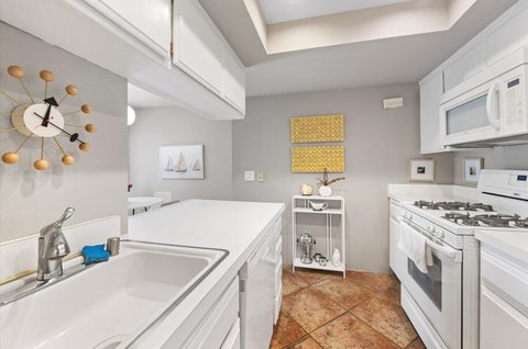 1490 S Camino Real, 206, Palm Springs, CA 92264 photo 16