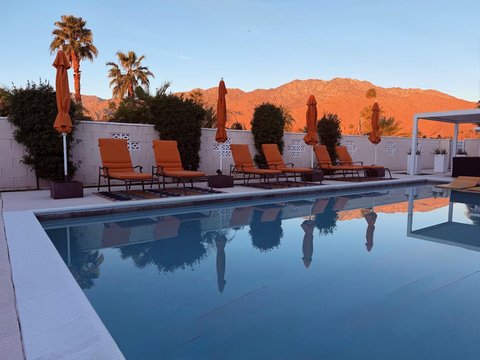 821 S Avenida Evelita, Palm Springs, CA 92264 photo 2