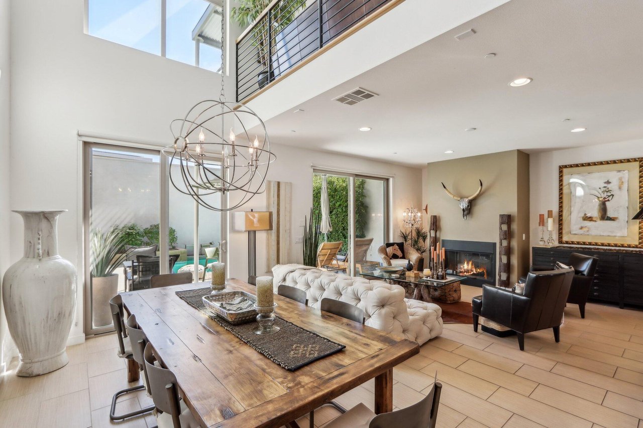 946 Oceo Circle S, Palm Springs, CA 92264