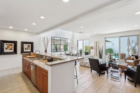 946 Oceo Circle S, Palm Springs, CA 92264 photo 12