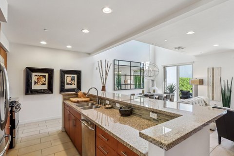 946 Oceo Circle S, Palm Springs, CA 92264 photo 16