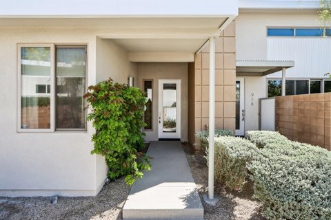 946 Oceo Circle S, Palm Springs, CA 92264 photo 3