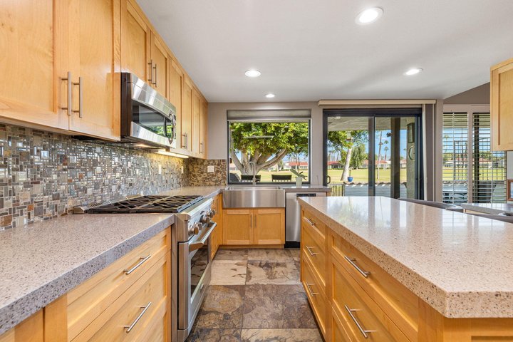 44 San Sebastian Drive, Rancho Mirage, CA 92270