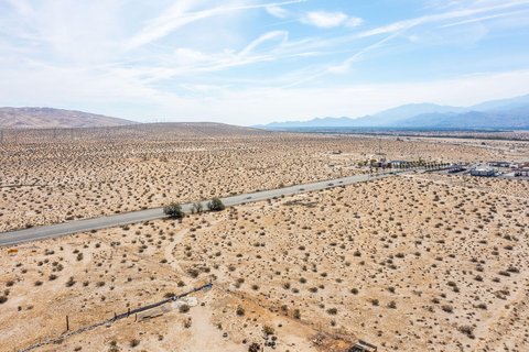 22215 Palm Drive, Desert Hot Springs, CA 92240 photo 11