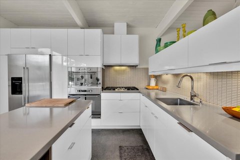 566 E Lindsey Drive, Palm Springs, CA 92262 photo 17