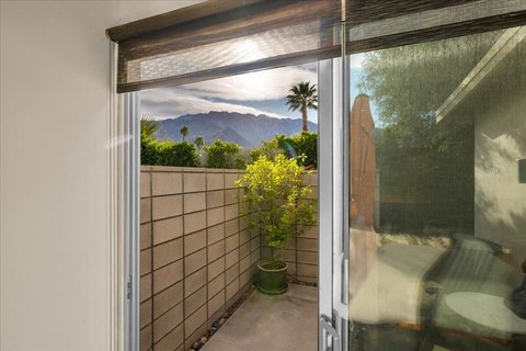 566 E Lindsey Drive, Palm Springs, CA 92262 photo 20