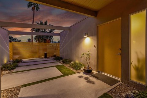 566 E Lindsey Drive, Palm Springs, CA 92262 photo 7