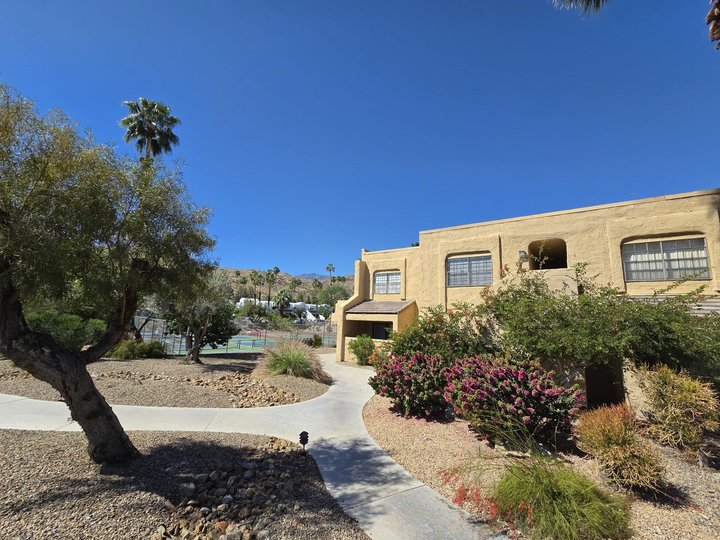 5300 E Waverly Drive, I6, Palm Springs, CA 92264