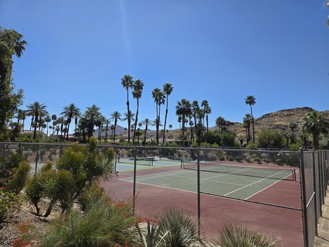 5300 E Waverly Drive, I6, Palm Springs, CA 92264 photo 2