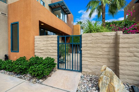 942 Alejo Vista, Palm Springs, CA 92262 photo 3
