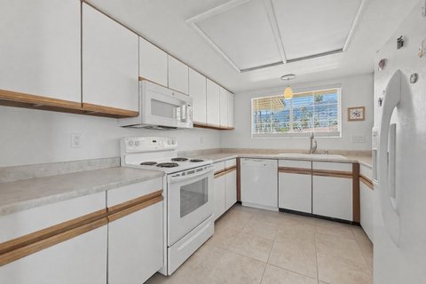 500 S Farrell Drive, J64, Palm Springs, CA 92262 photo 22