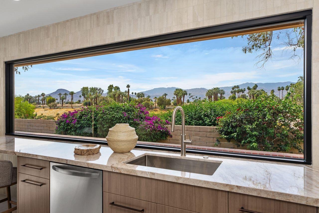 111 Conejo Circle, Palm Desert, CA 92260