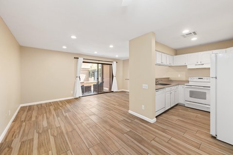 291 E Mel Avenue E, 200, Palm Springs, CA 92262 photo 2