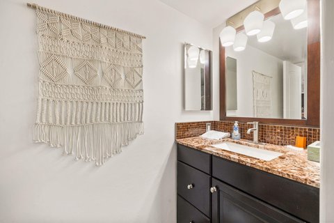 1725 N Via Miraleste, 2125, Palm Springs, CA 92262 photo 18