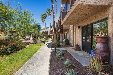5834 Los Coyotes Drive, Palm Springs, CA 92264 photo 2