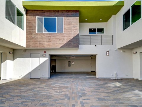 764 Obsidian Loop E, Palm Springs, CA 92264 photo 2